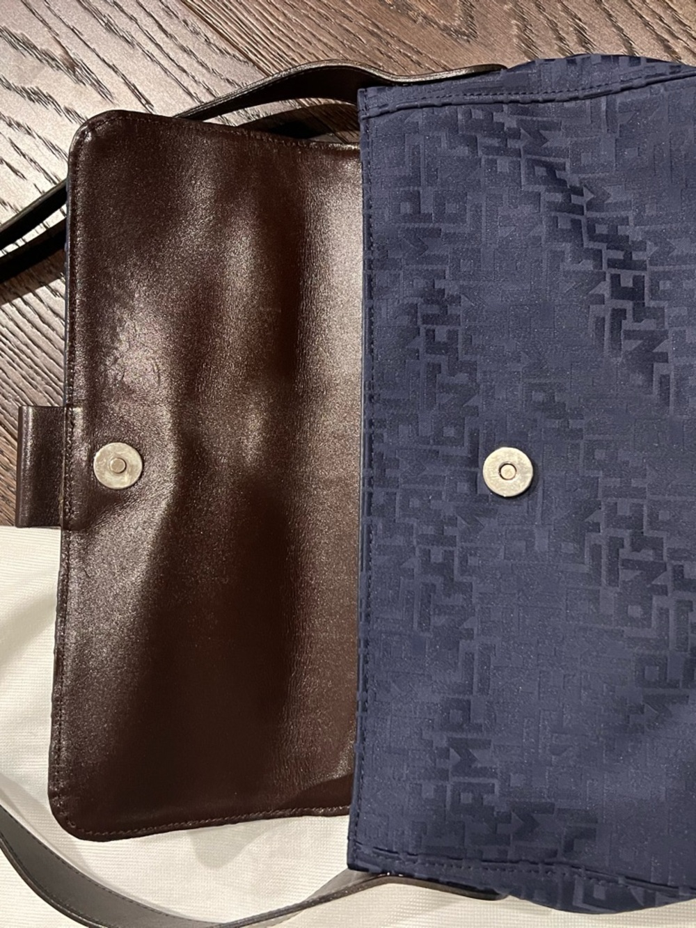 Longchamp Navy shoulder Bag with Brown leather Strap - Picture 4 of 5